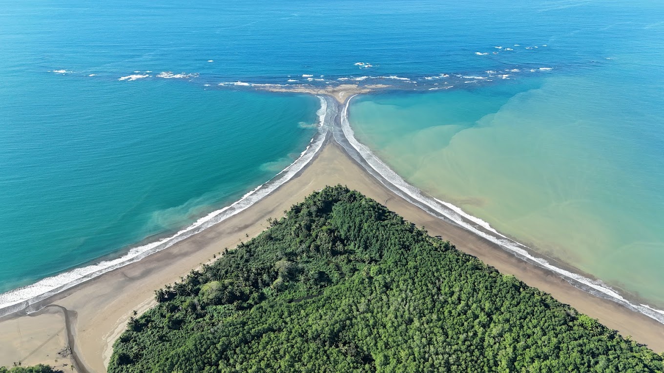 Whale Tail Beach in Uvita
