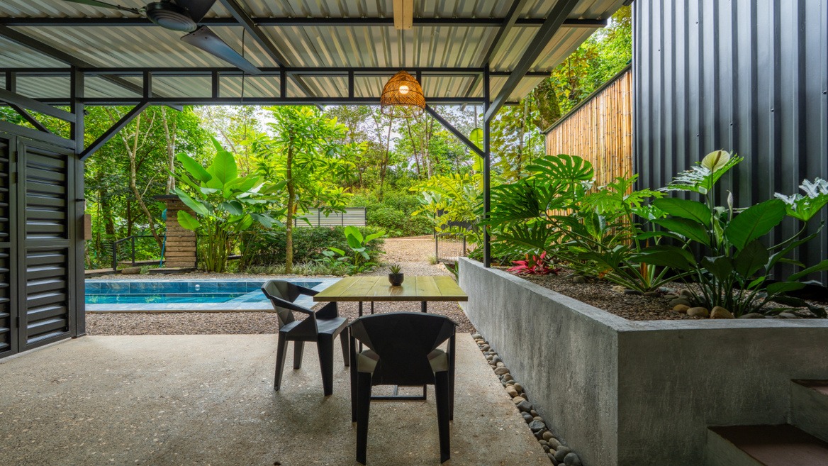 Morning coffee on the patio at the Ojochal jungalow rental